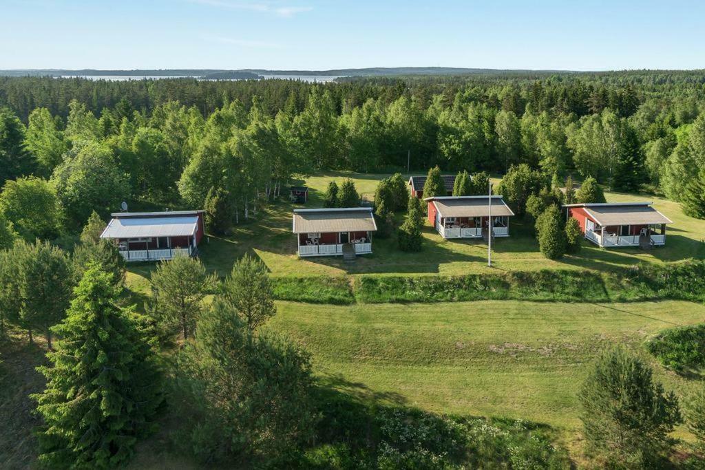 Alebro Stugby Hotel Norrhult Exterior photo